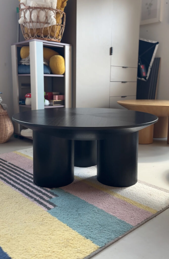Czarny okrągły stolik kawowy BOWL
