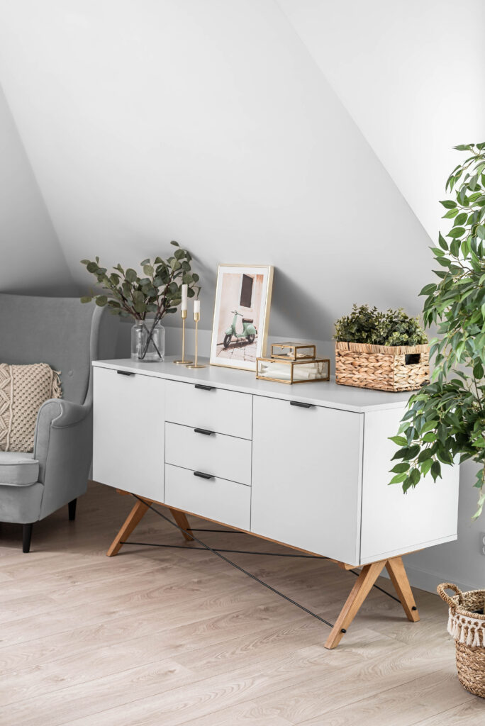 Bufet komoda BASIC