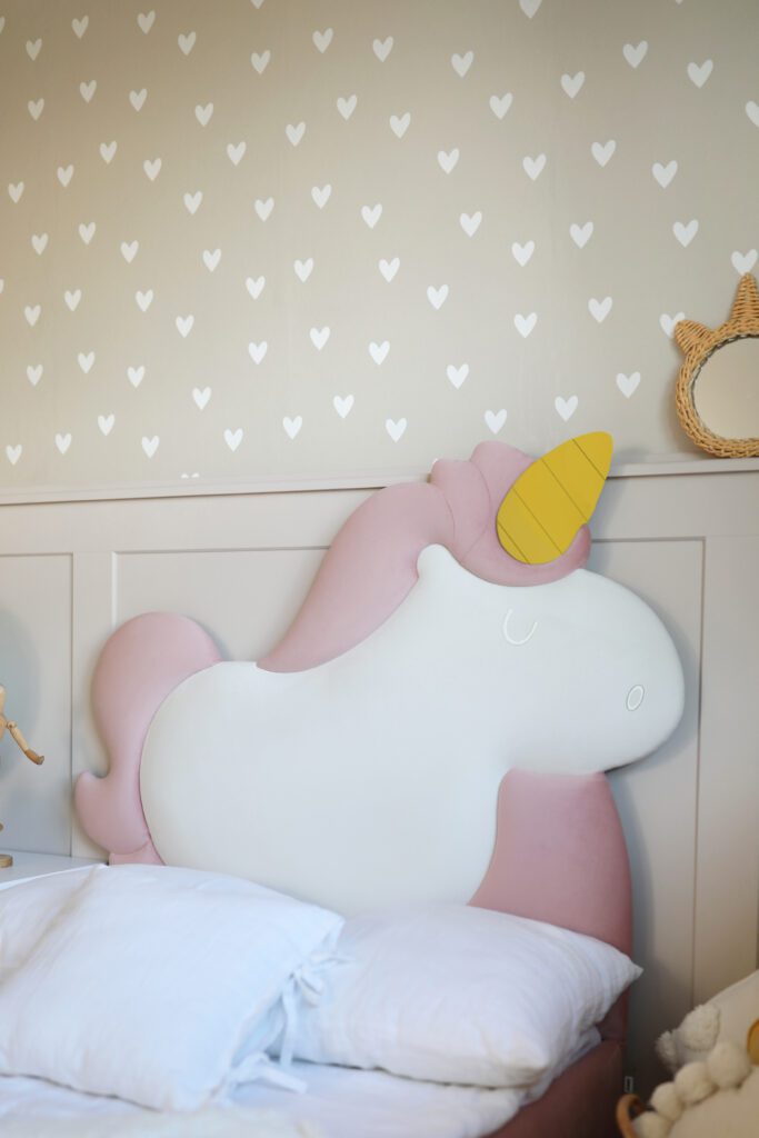 Łóżko jednorożec UNICORN LEGS TEXTI 90x200cm