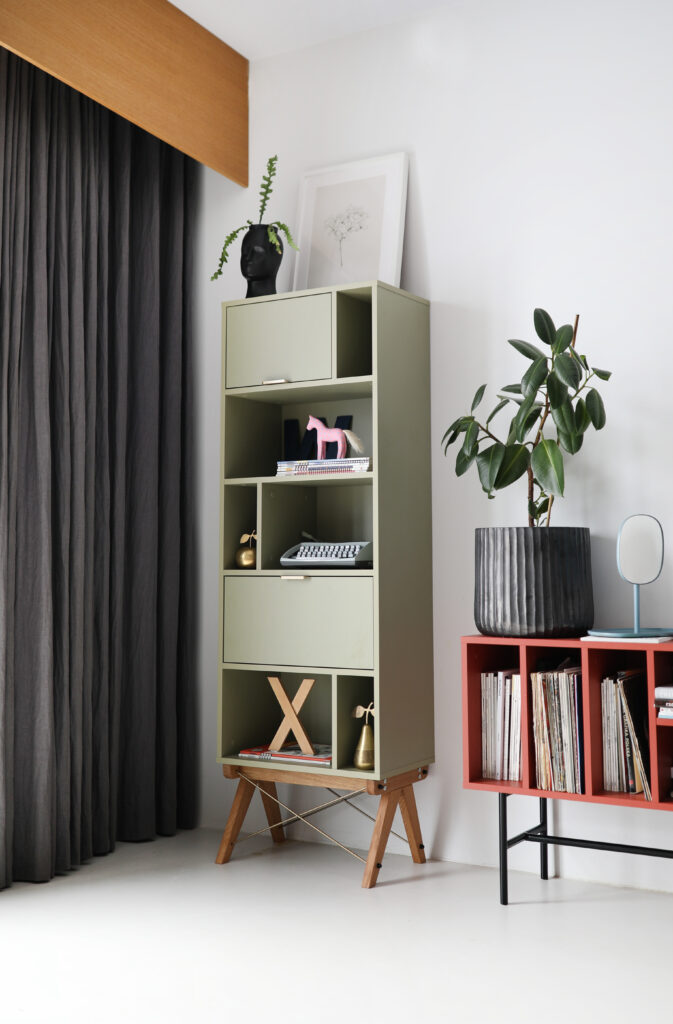 Wąski regał TALL POCKET SLIM